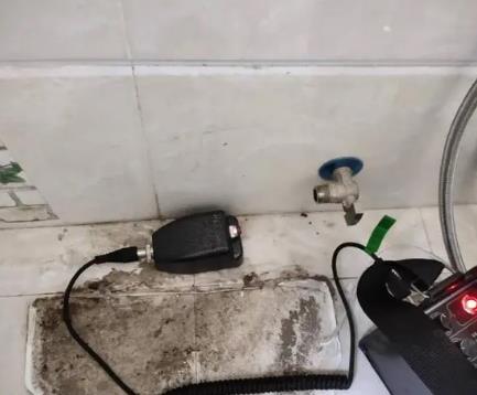 永登屋顶漏水维修公司分享下卫生间漏水的危害及解决方法